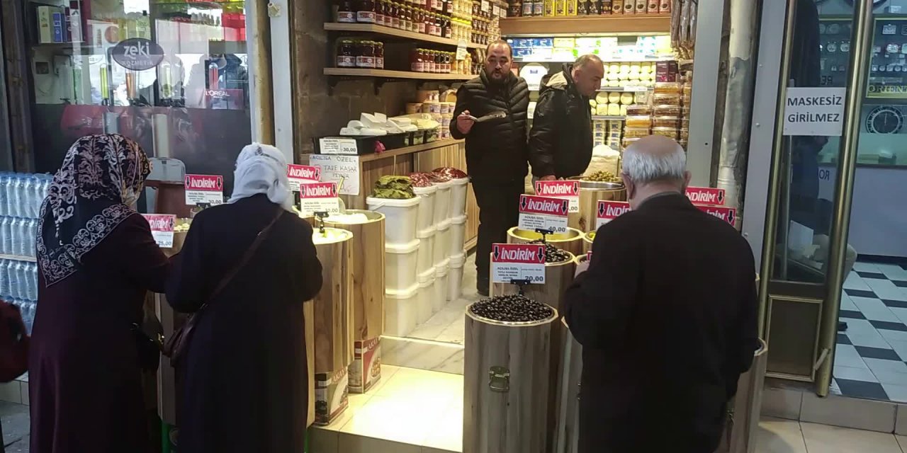 KAYSERİLİ PEYNİRCİ: İNSANLARIN ŞU AN BAKTIKLARI TEK ŞEY ETİKET