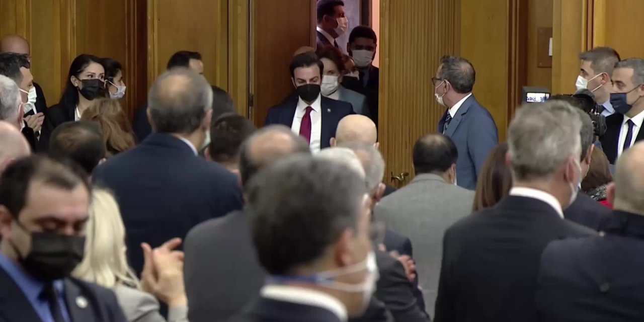 AKŞENER’DEN ERDOĞAN’A: "SEN SAÇMALADIKÇA OLAN BU GÜZELİM MEMLEKETE OLUYOR. GEL, KENDİNİ DE MİLLETİMİZİ DE DAHA FAZLA YORMA"