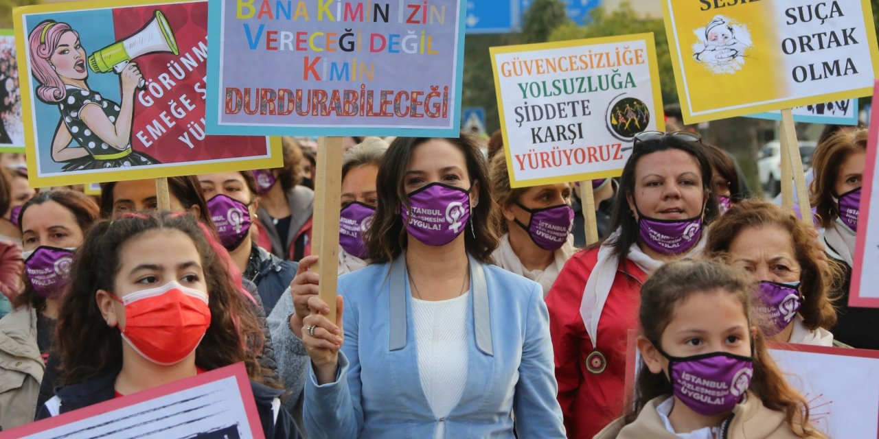 EFES SELÇUK’TA, “EŞİM DEĞİL, EŞİTİMSİN” YÜRÜYÜŞÜ