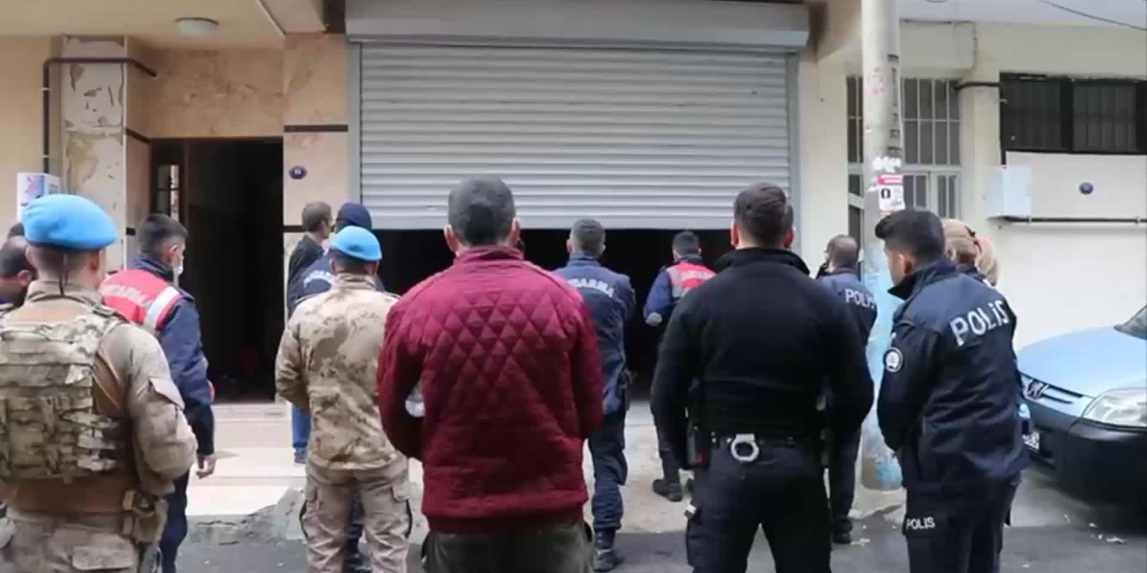 İZMİR VE MANİSA'DA KAÇAK TÜTÜN OPERASYONU