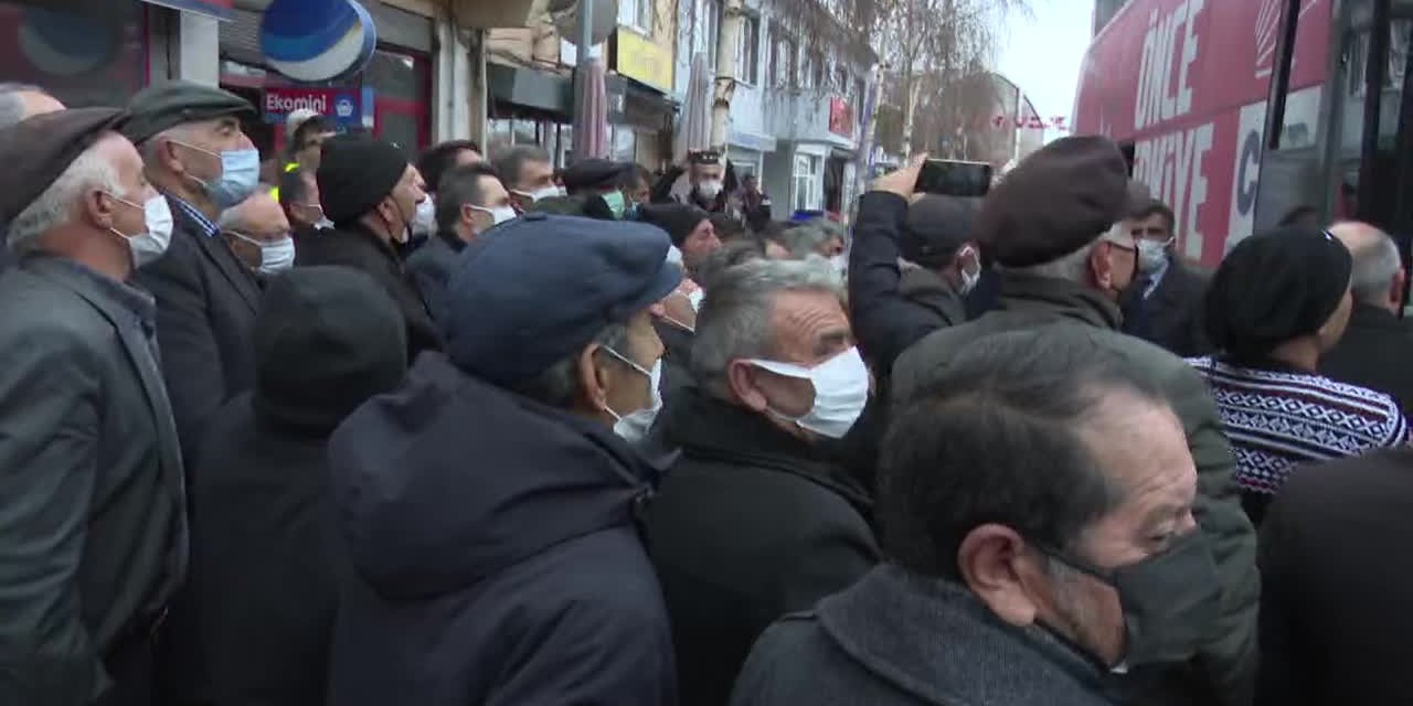 ATAMASI YAPILMAYAN ÇILDIRLI ÖĞRETMEN 1500 LİRAYA FIRINDA TEZGAHTARLIK YAPIYOR