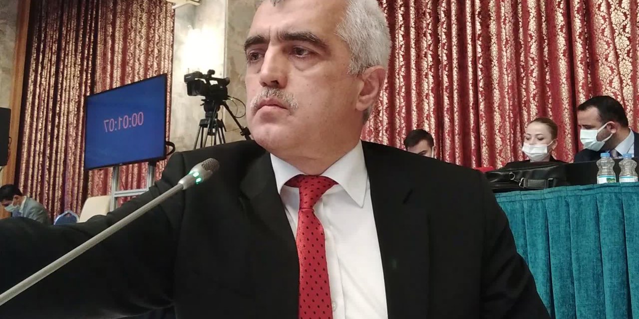 GERGERLİOĞLU: "İHRAÇ EDİLEN DOKTORLAR ADINA KONUŞUYORUM. BU NASIL BİR NAZİ UYGULAMASIDIR"