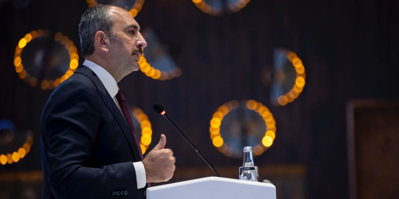 ADALET BAKANI GÜL: "KADINA YÖNELİK ŞİDDET, İNSAN HAKKI İHLALİDİR. ŞİDDETİ ÖNLEMEK VE ORTADAN KALDIRMAK İNSANLIK BORCUDUR"