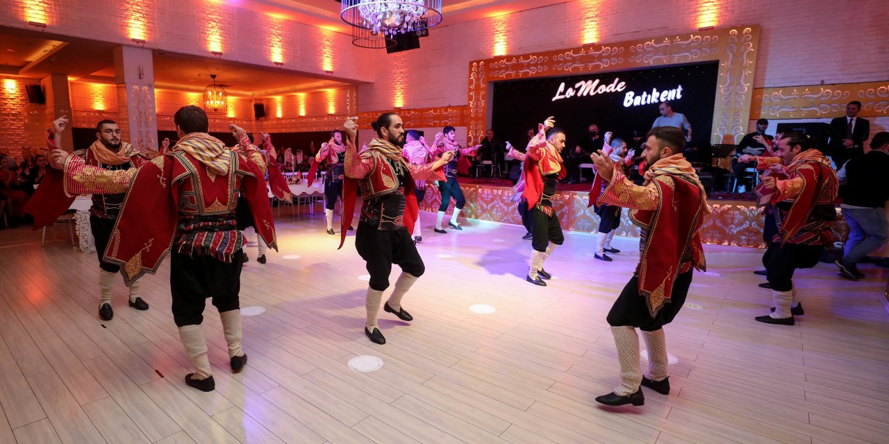 YENİMAHALLE BELEDİYE BAŞKANI YAŞAR, ÖĞRETMENLERİ AĞIRLADI
