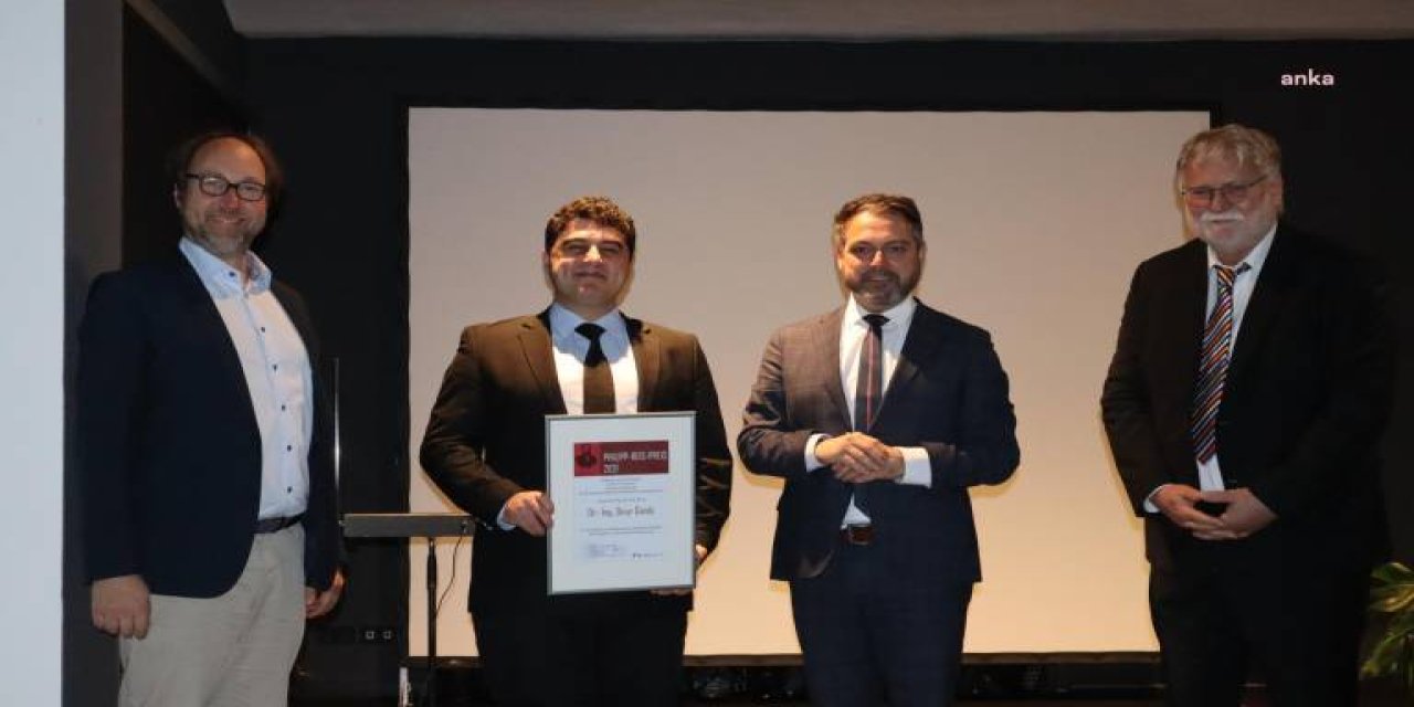 İZMİRLİ BİLİM İNSANINA ALMANYA'DAN ÖDÜL