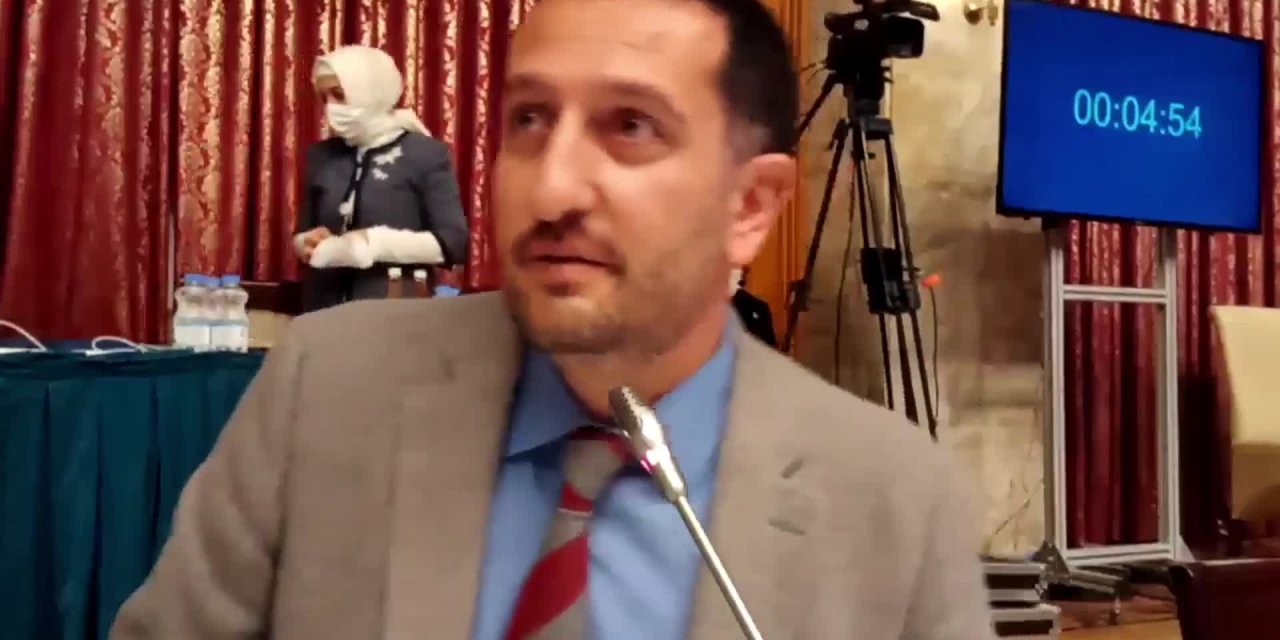 HAKVERDİ: "YURTSUZ KALAN ÖĞRENCİLER BUGÜN SARAY OLARAK KULLANDIĞINIZ YERE YERLEŞECEK. ŞİMDİDEN EŞYALARINIZI TOPLAYIN"