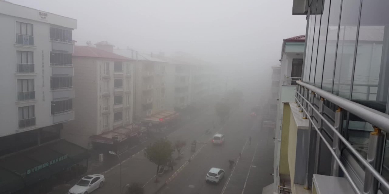 IĞDIR’DA YOĞUN SİS: GÖRÜŞ MESAFESİ 1-2 METREYE KADAR DÜŞTÜ