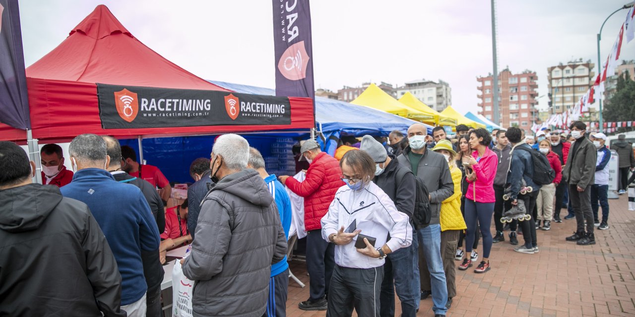 13. ULUSLARARASI TARSUS MARATONU ÖNCESİ AÇILAN MARATON FUARI İLGİ GÖRDÜ