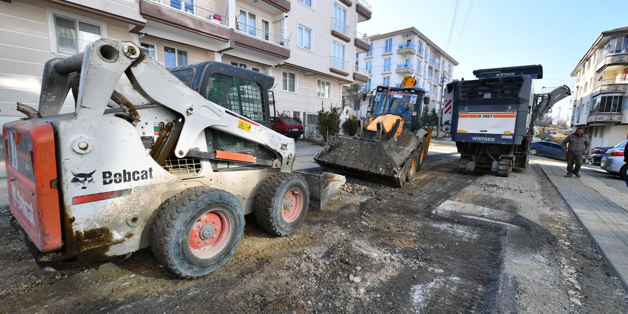 AKYURT’TA ATIK VE YAĞMUR SUYU HATLARI YENİLENİYOR