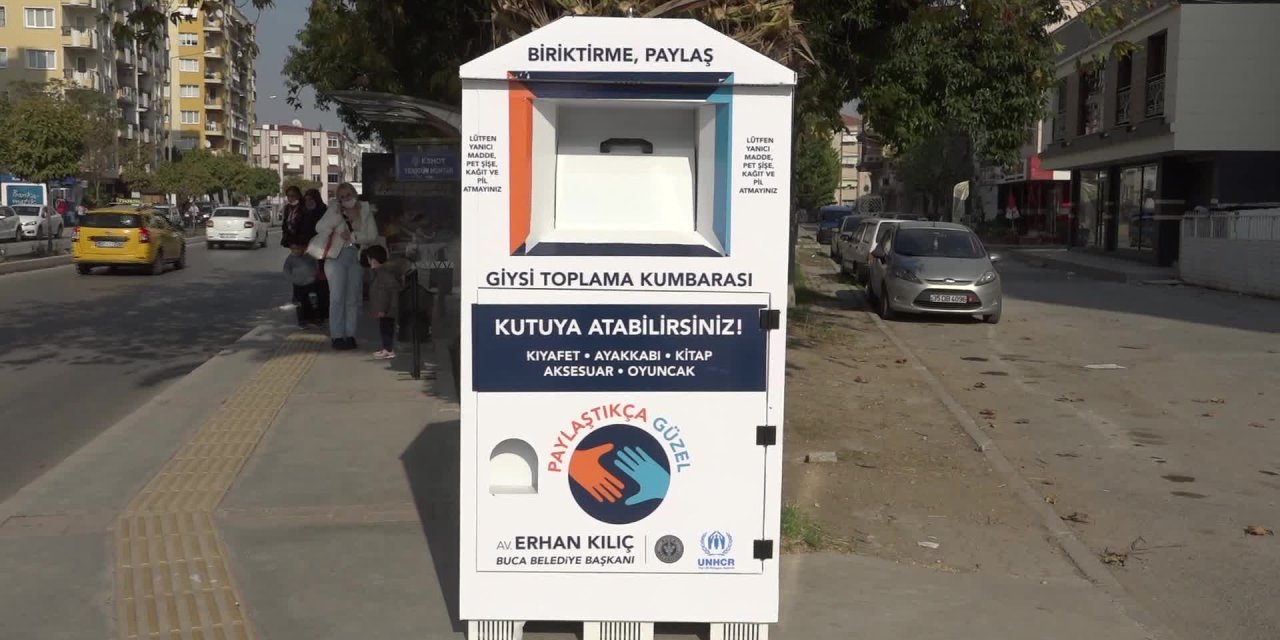 BUCA’YA GİYSİ TOPLAMA KUMBARALARI YERLEŞTİRİLDİ