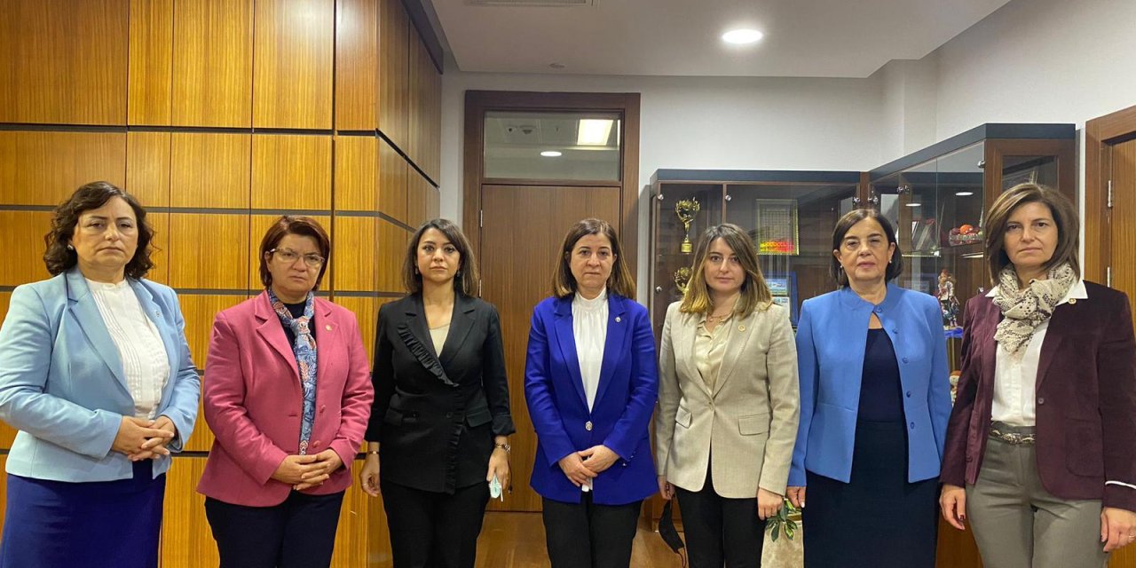 CHP, KADINLARIN SİYASETTE EŞİT TEMSİL EDİLMESİ AMACIYLA HAZIRLADIĞI KANUN TEKLİFİ İÇİN DESTEK İSTEDİ