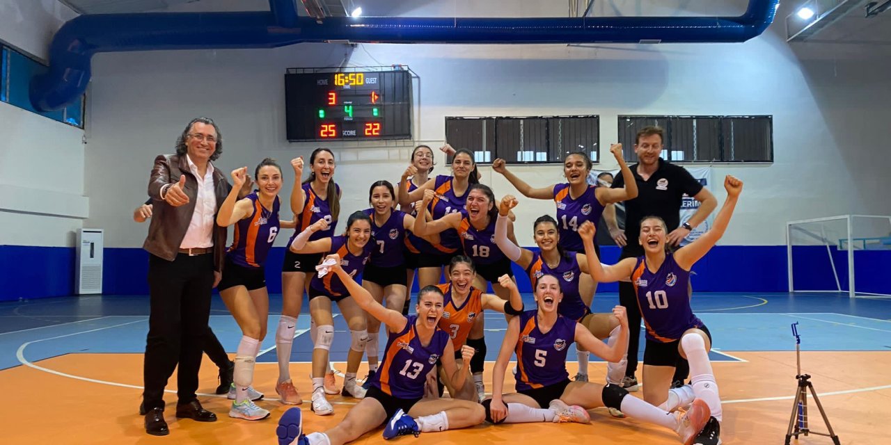 ADANA BÜYÜKŞEHİR KADIN VOLEYBOL TAKIMI NAMAĞLUP LİDER