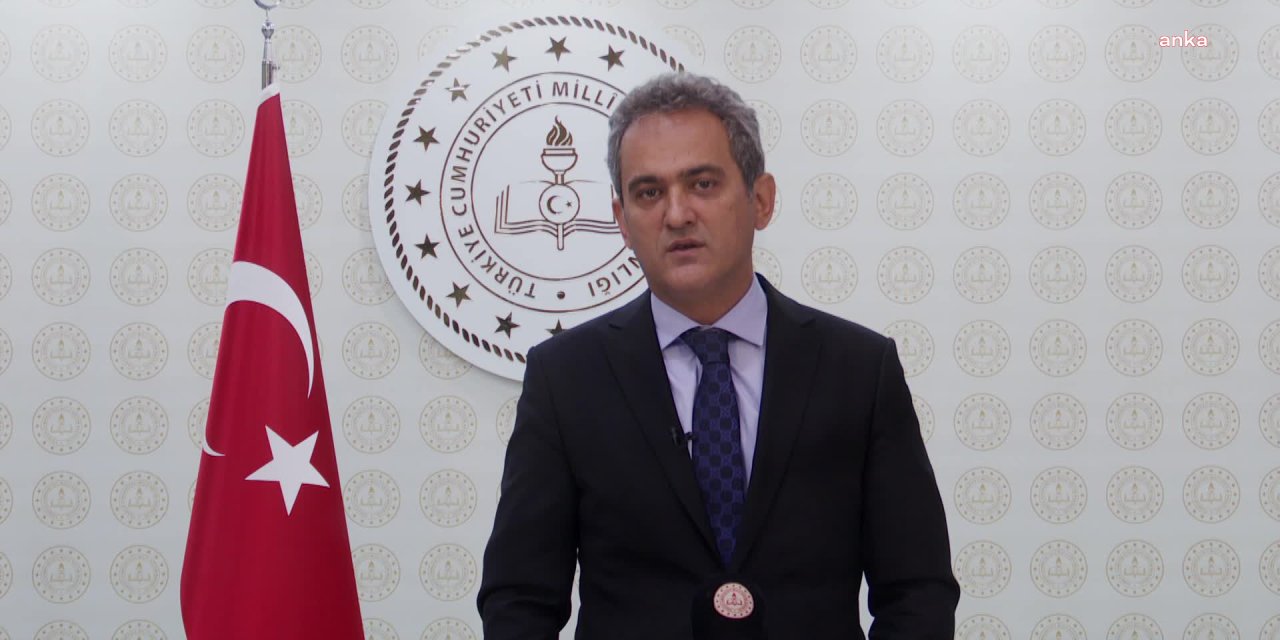 BAKAN ÖZER: "ŞURA'DA ELE ALACAĞIMIZ 3 ANA KONUDAN BİRİ ÖĞRETMENLERİN MESLEKİ GELİŞİMİ"