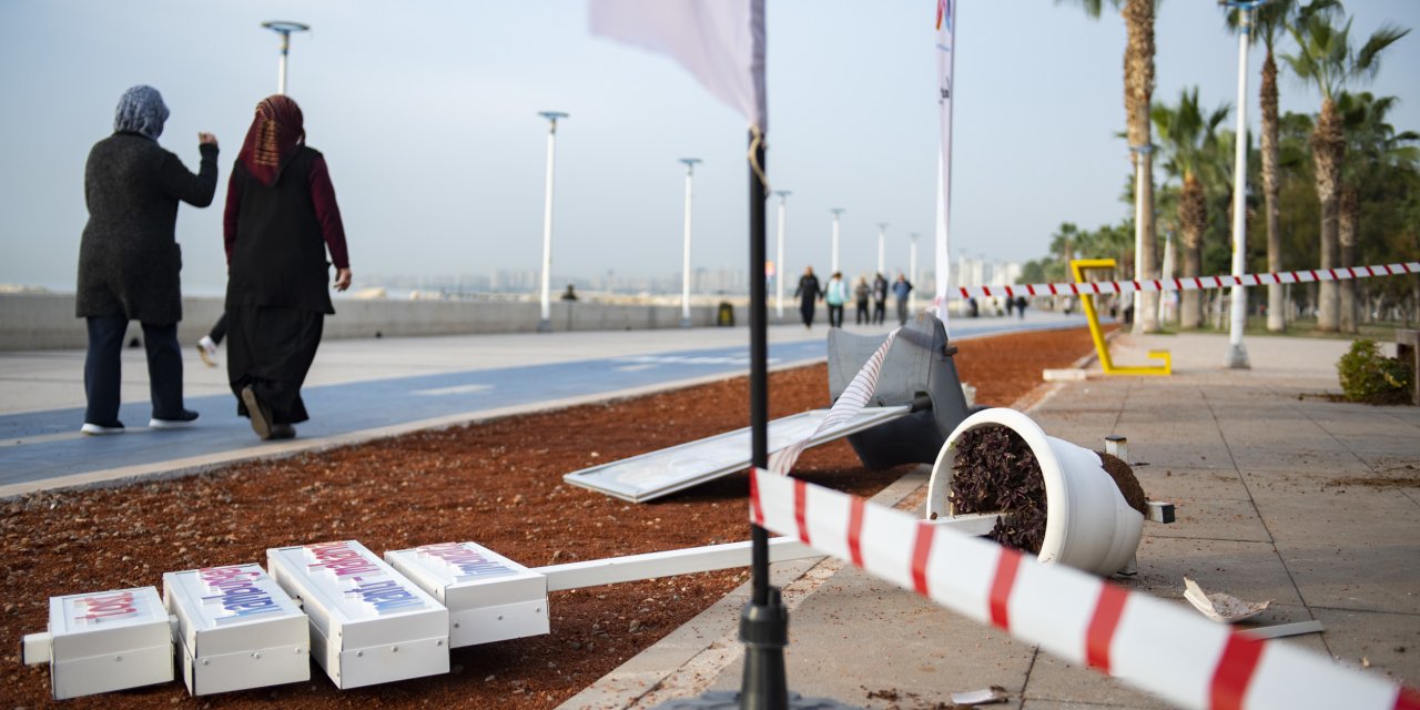 MERSİN'DE BİZDEN KAFE'YE SALDIRI