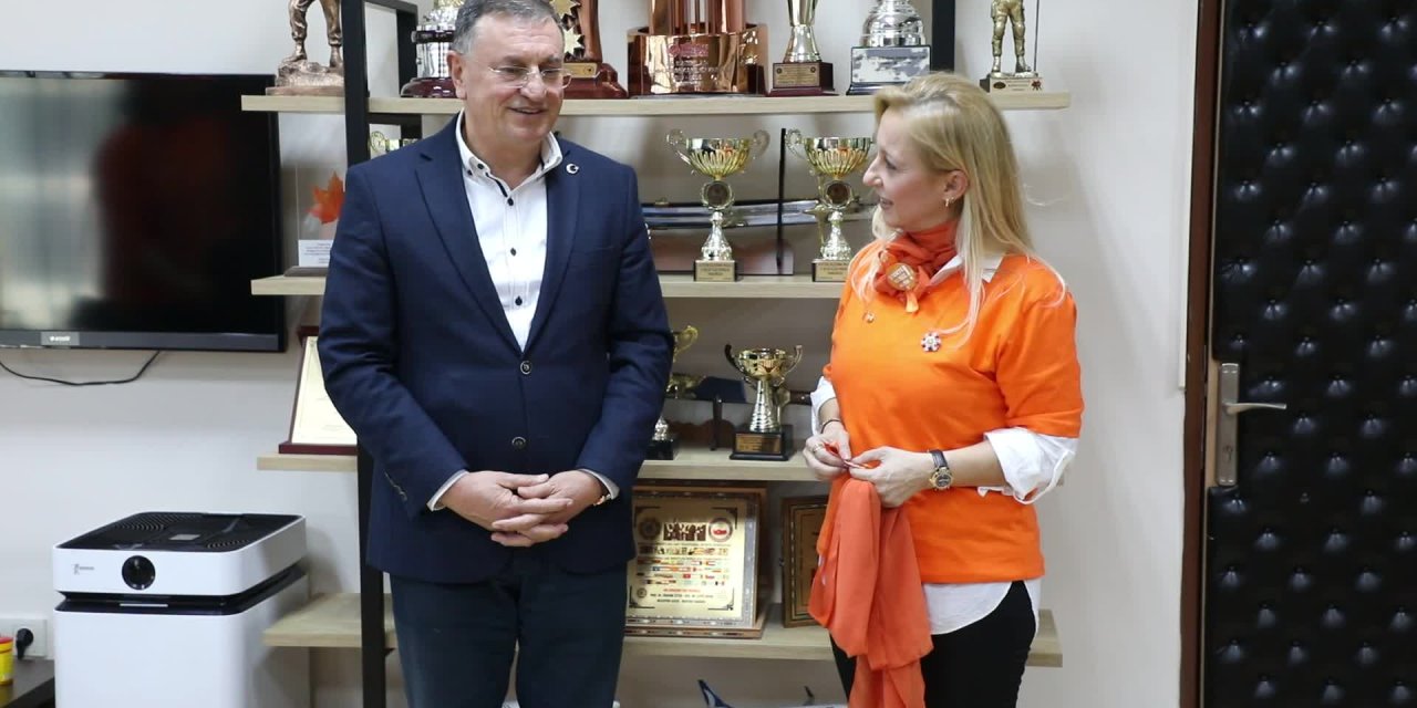 LÜTFÜ SAVAŞ: KADININ OLDUĞU YERDE UMUT VARDIR