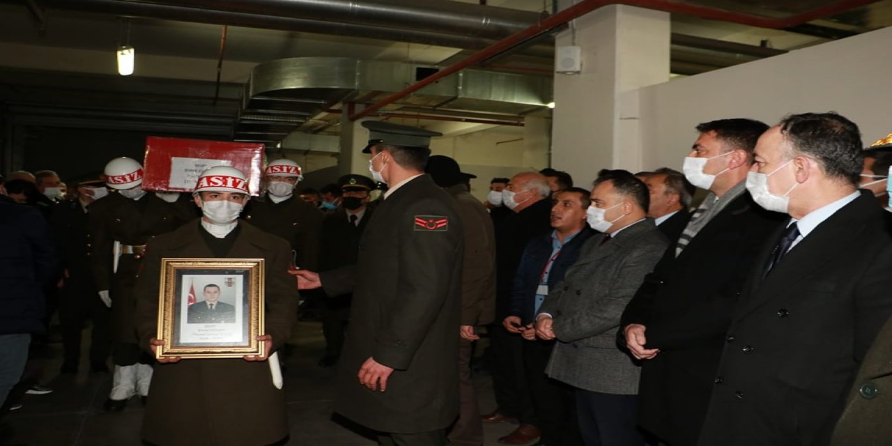 ŞEHİT EMRE CEYLAN’IN NAAŞI KIRIKKALE’YE GETİRİLDİ