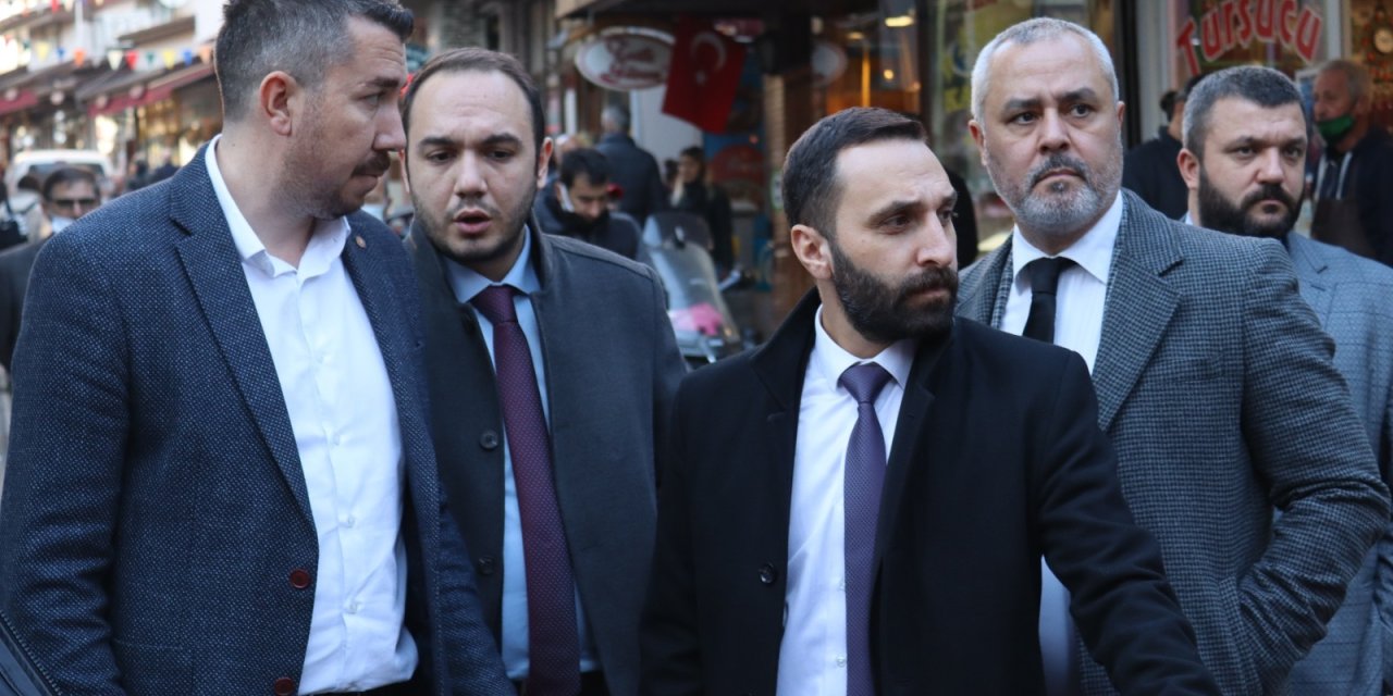 İZMİT BELEDİYESİ ÜST YÖNETİMİ İSTİKLAL CADDESİ ÇALIŞMALARINI İNCELEDİ