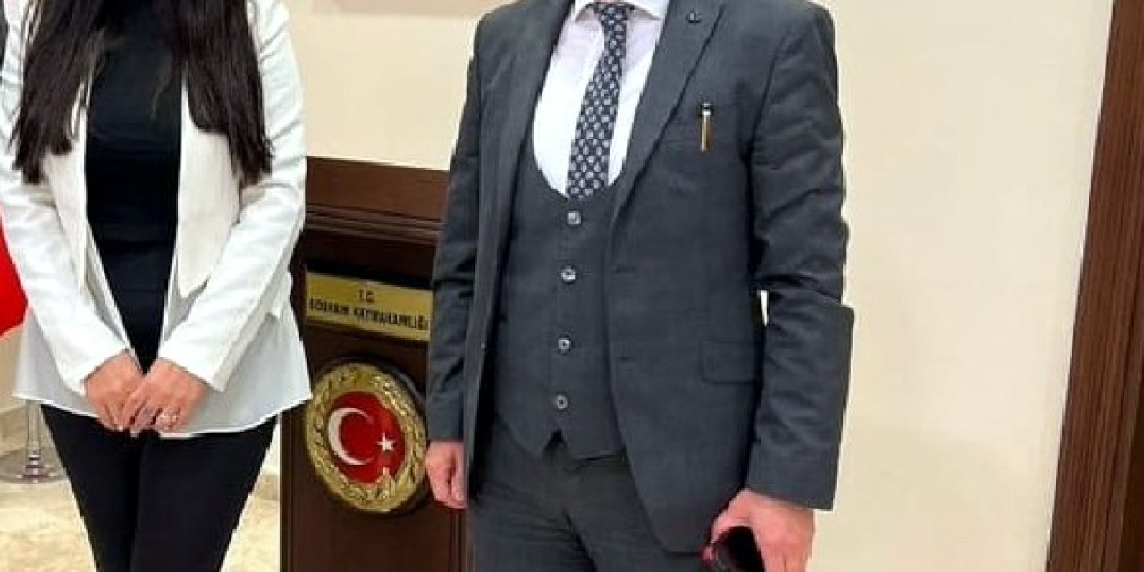 BODRUM KAYMAKAMI BAYAR, İNŞAAT İŞÇİSİNİ DOLMUŞA ALMAK İSTEMEYEN ŞOFÖRÜ GÖRÜNTÜLEYEN EKER’E TEŞEKKÜR ETTİ