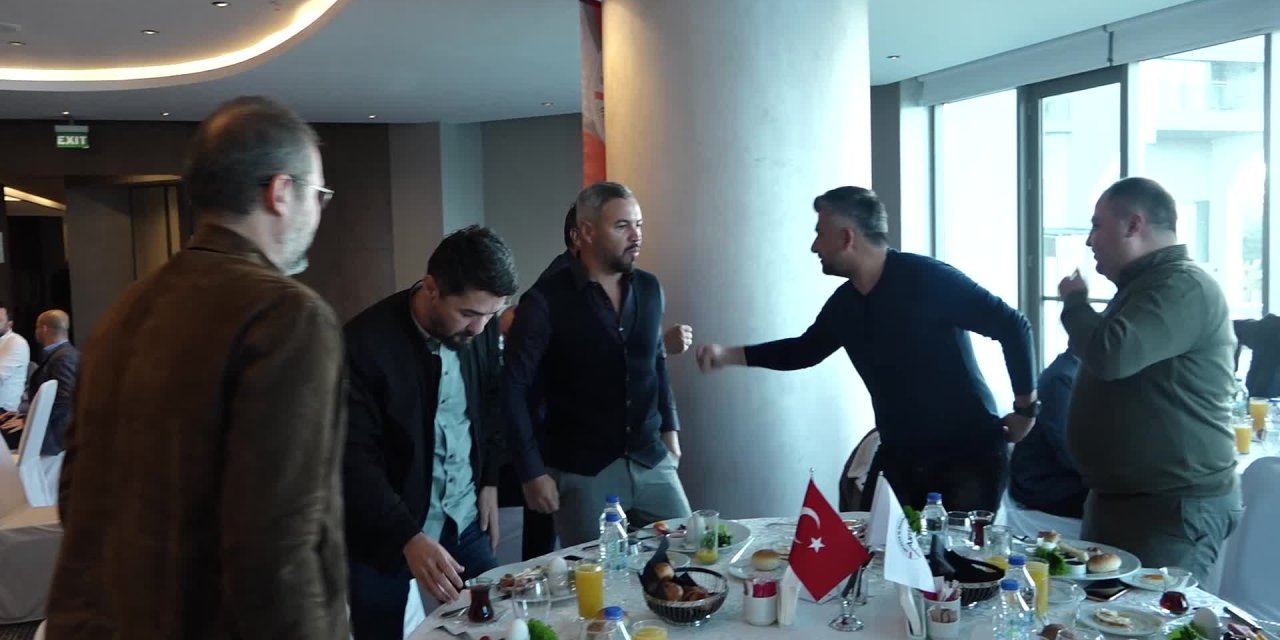 MURATPAŞA BELEDİYE BAŞKANI UYSAL İŞ İNSANLARIYLA BİR ARAYA GELDİ