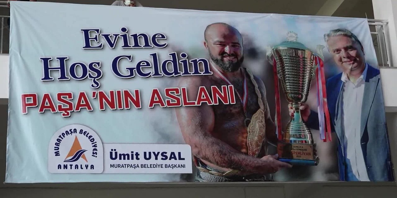 "PAŞANIN ASLANI", ALTIN KEMERİYLE EVİNDE