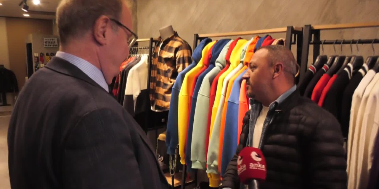 BALIKESİRLİ VATANDAŞTAN ÖZTRAK'A: "ŞEMSİYE SEBEP, YAĞMUR SONUÇ MU OLUYOR ŞİMDİ"