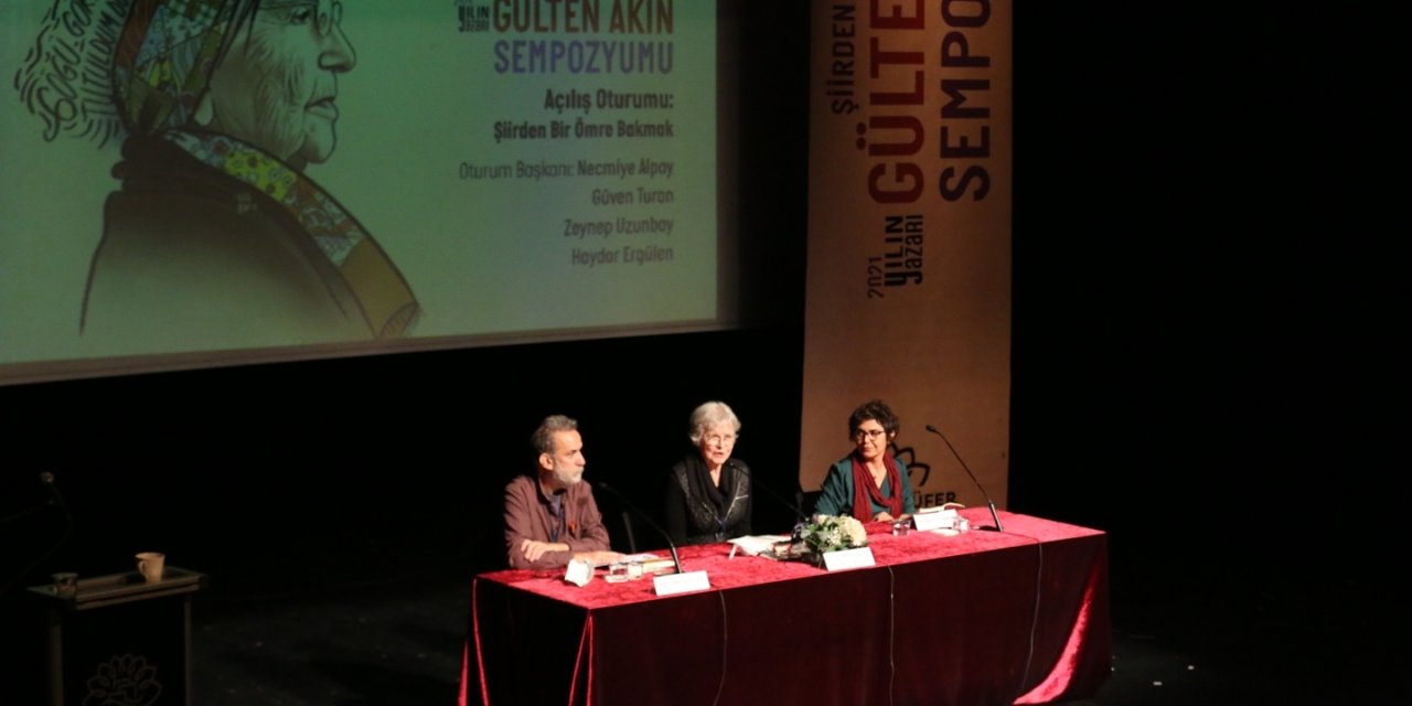 NİLÜFER'DE GÜLTEN AKIN SEMPOZYUMU YAPILDI