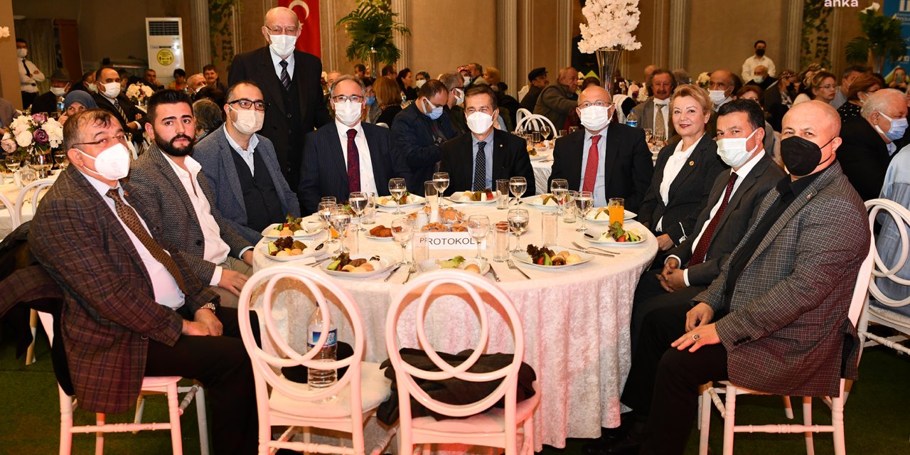 TEPEBAŞI BELEDİYE BAŞKANI ATAÇ YENİ CHP ÜYELERİYLE BULUŞTU