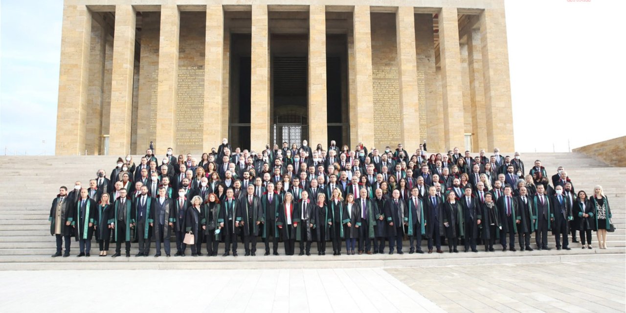 YENİ TÜRKİYE BAROLAR BİRLİĞİ YÖNETİMİ ANITKABİR’DE