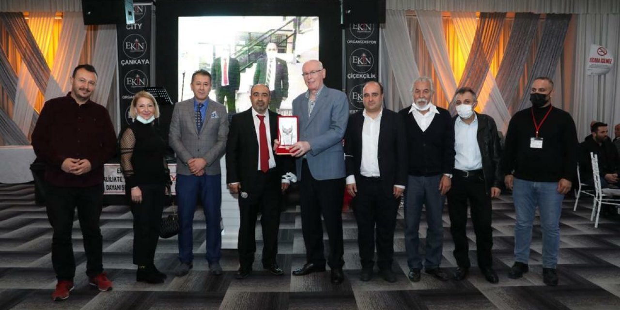 BAŞKAN KURT: EYT'LİLERİN YAŞADIĞI SORUN TÜRKİYE'NİN EN ÖNEMLİ SORUNLARINDAN BİRİ