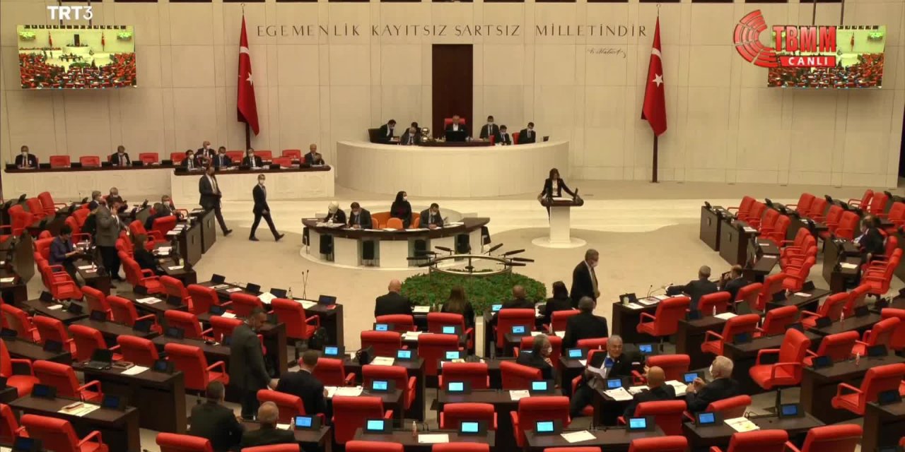 EMECAN'DAN BAKAN KARAİSMAİLOĞLU’NA: "KÖİ FİNANSMAN MODELİYLE BÜTÇEDE KARA DELİK AÇTINIZ"