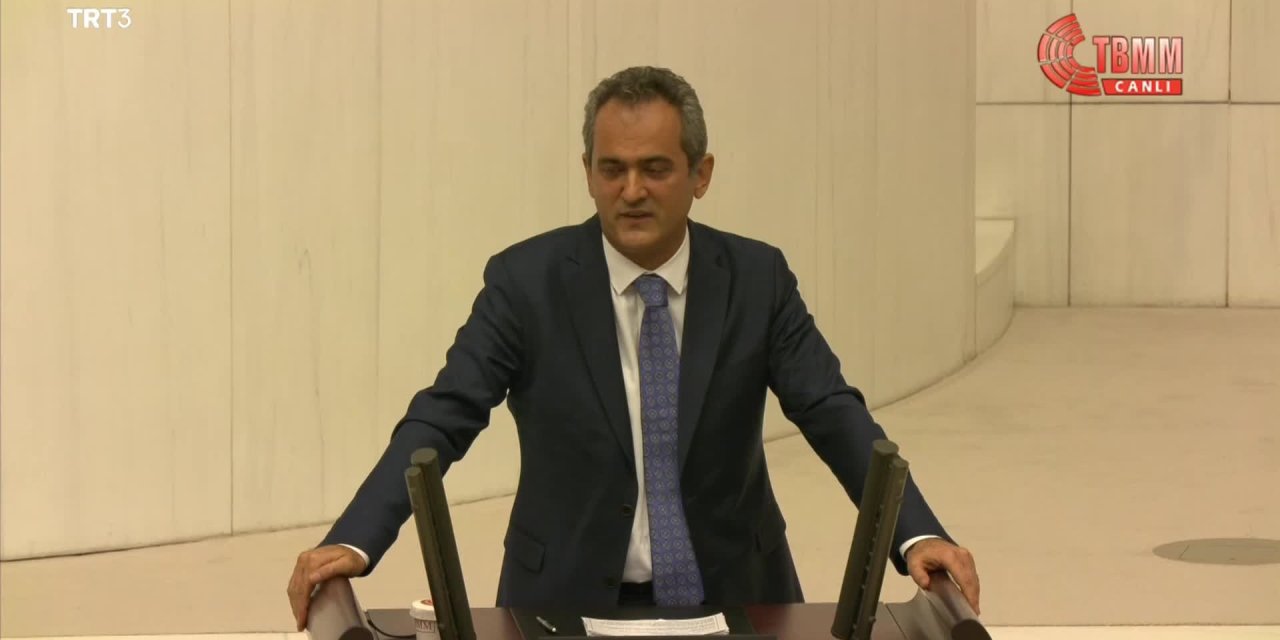 BAKAN ÖZER: "ÖĞRETMENLİK MESLEK KANUNU TEKLİFİ BU AY İÇERİSİNDE TBMM'YE GELECEK"