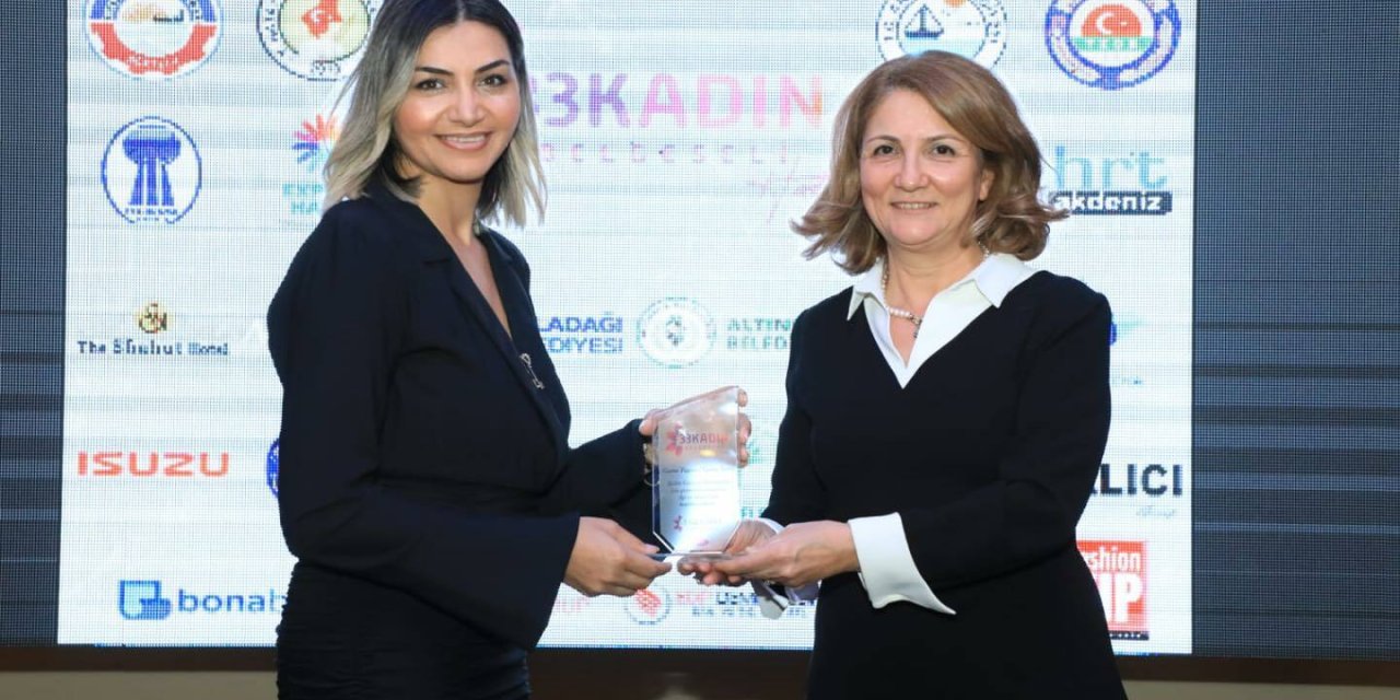 33 KADIN BELGESELİ’NİN GALASI YAPILDI