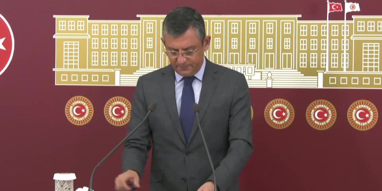 CHP’Lİ ÖZEL’DEN AKP’Lİ ÇELİK’E TEPKİ: “AYNI İSTANBUL SEÇİMLERİNDEKİ GİBİ MIZIKLAMAYA BAŞLADILAR”