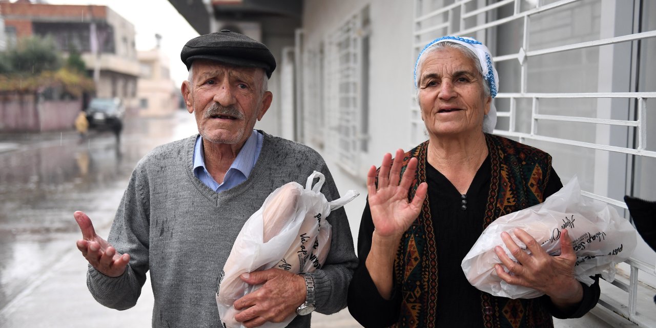 MERSİN BÜYÜKŞEHİR ÜCRETSİZ EKMEK DAĞITIMINA BAŞLADI
