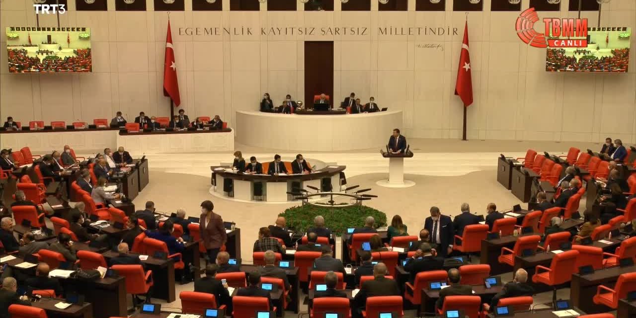 ERKEK: "NEDEN İSTİFA ETMEYİ DÜŞÜNMÜYORSUN, OHAL’İ DÜŞÜNÜYORSUN? SORUMLU SENSİN"