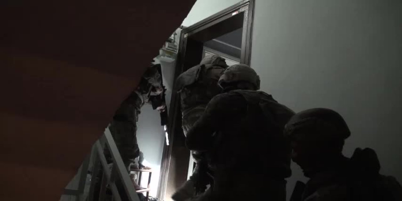 İSTANBUL'DA DEAŞ'A OPERASYON: 14 GÖZALTI