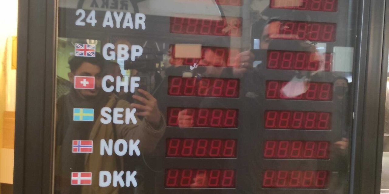 DOLARDAKİ ARTIŞ YIL BAŞINDAN BU YANA YÜZDE 104'E ULAŞTI