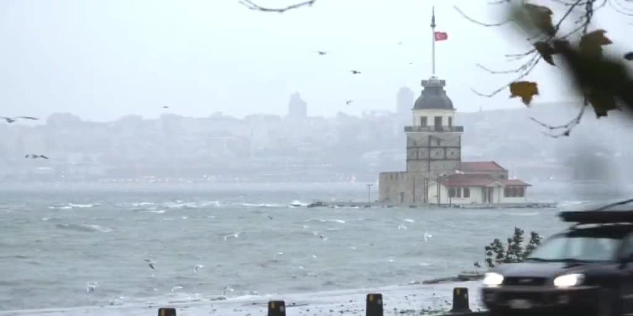 İSTANBUL VALİLİĞİ'NDEN HAVA DURUMU UYARISI: "KARLA KARIŞIK YAĞMUR ETKİLİ OLACAK"