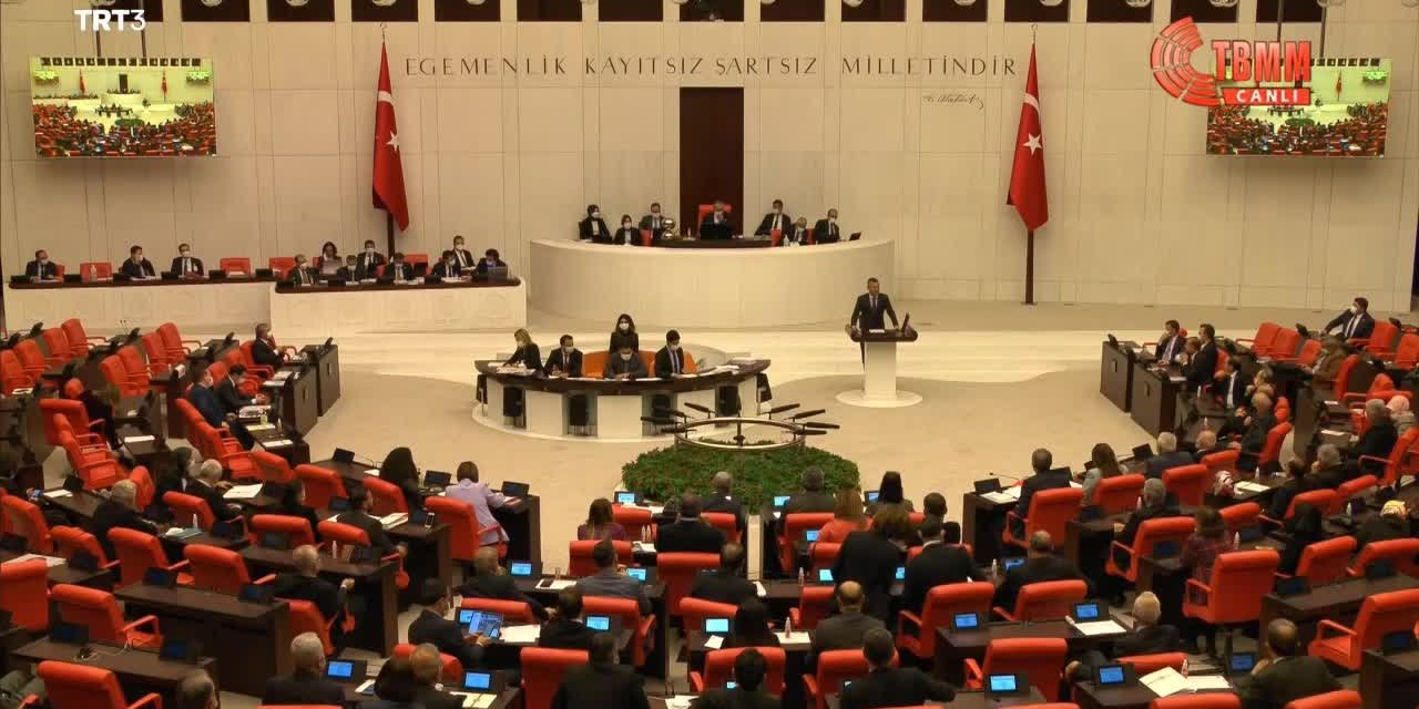 ÖZGÜR ÖZEL: BİLDİĞİNİZ SURELERİ OKUMAKTA HAKLISINIZ, GEMİNİN KAPTANININ KAPTANLIK BELGESİ YOK