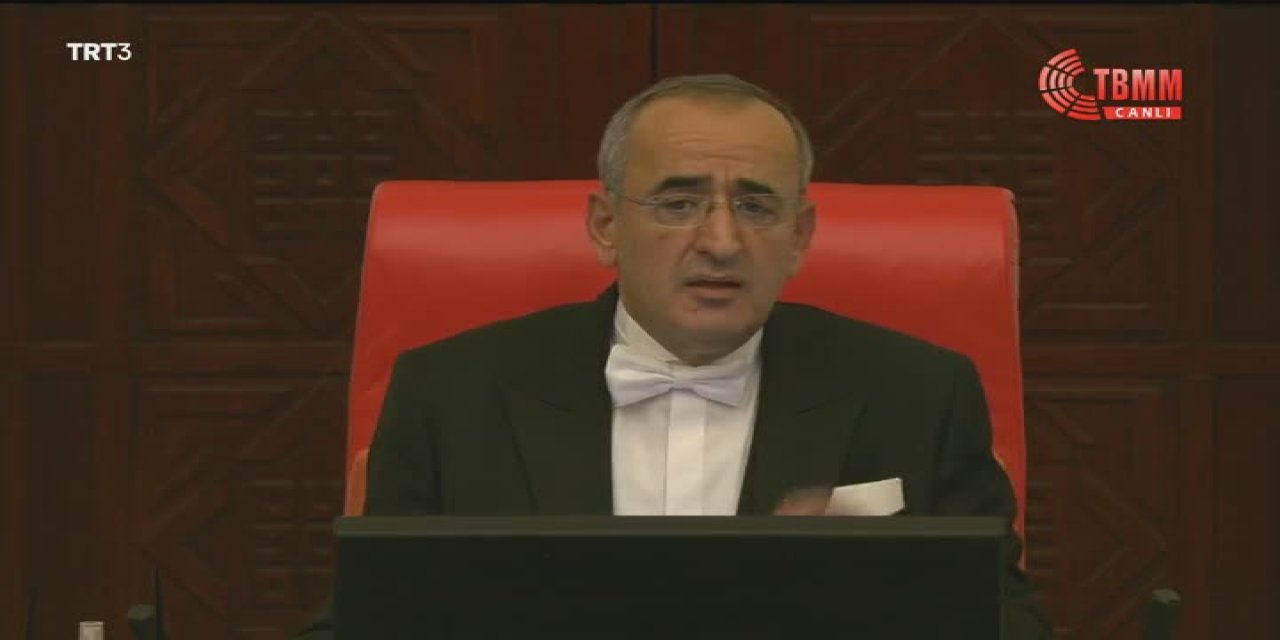 BÜTÇE GÖRÜŞMELERİNDE GERGİNLİK: KOLUNDA ÖDEM OLUŞAN KARACA'YA 5 GÜN RAPOR VERİLDİ