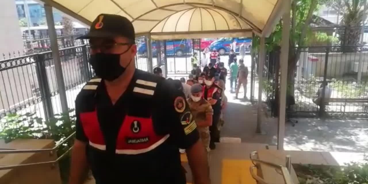 İZMİR'DE RÜŞVET OPERASYONU: 11 KİŞİ GÖZALTINA ALINDI