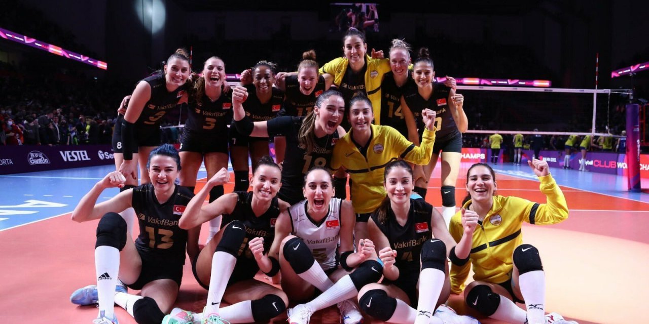 AKŞENER VE BABACAN, 4. KEZ DÜNYA ŞAMPİYONU OLAN VAKIFBANK KADIN VOLEYBOL TAKIMINI KUTLADI