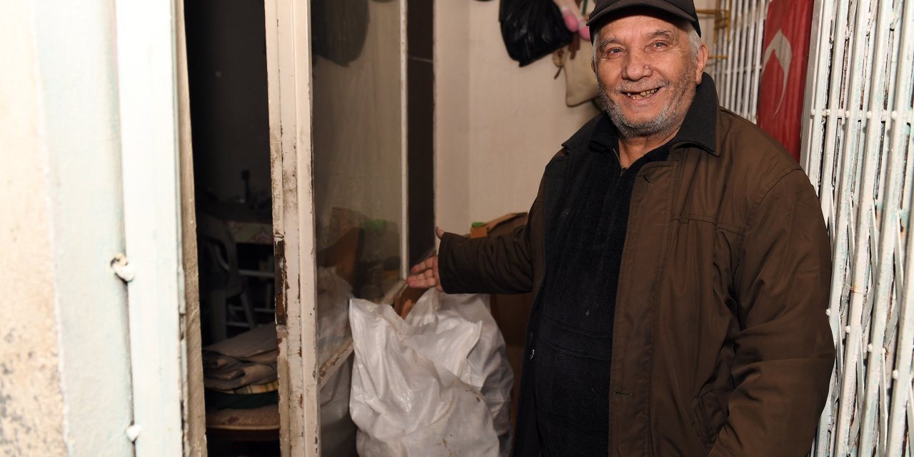 MERSİN BÜYÜKŞEHİR’DEN YAŞ ALMIŞ VATANDAŞLARA YAKACAK ODUN DESTEĞİ