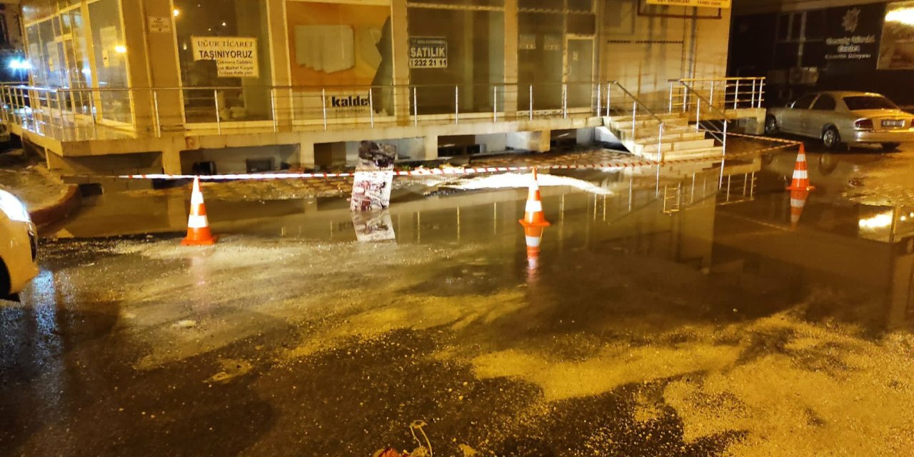 HATAY BÜYÜKŞEHİR EKİPLERİ, KENTTE ETKİLİ OLAN AŞIRI YAĞIŞIN ARDINDAN TEYAKKUZDA