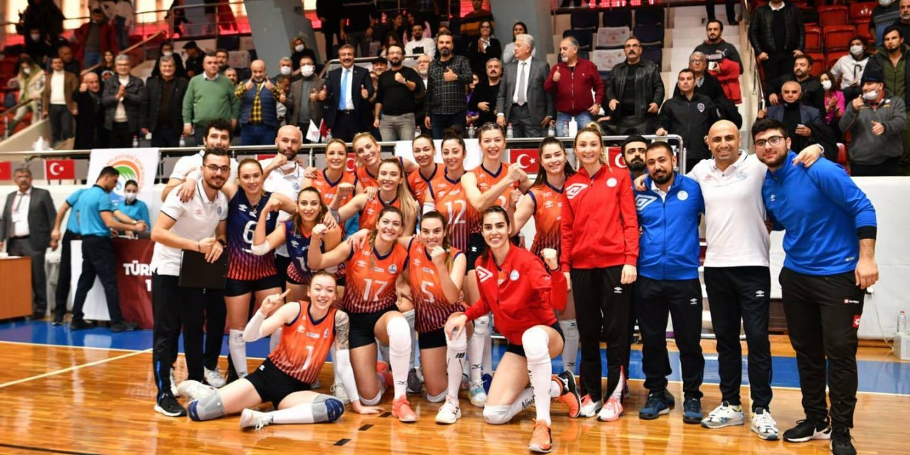 ÇUKUROVA’NIN SULTANLARI DEVREYİ GALİBİYETLE KAPADI