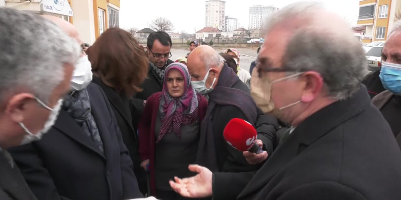CHP'Lİ ÖZTUNÇ KAYSERİ'DE KOOPERATİF MAĞDURLARIYLA BİR ARAYA GELDİ: “HEM HER ŞEYE ZAM VERİYORSUN, HEM DE ‘EVDEN ÇIK’ DİYORSUN, AYIPTIR”