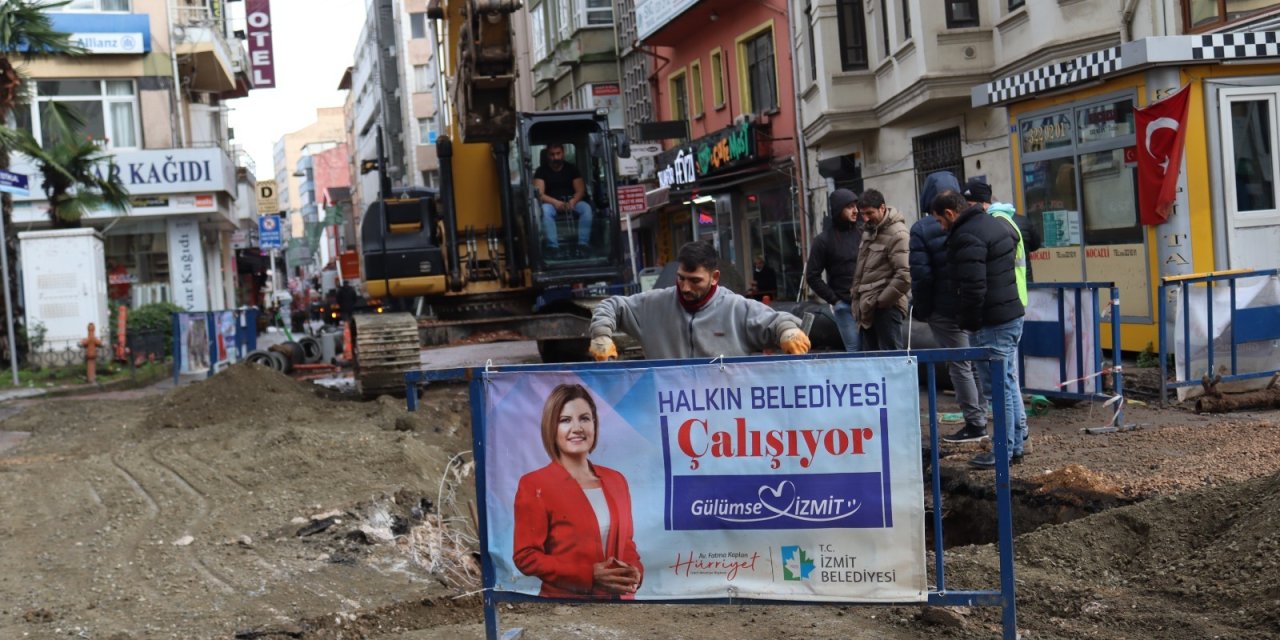 İZMİT BELEDİYESİ, İSTİKLAL CADDESİ’NİN  300 METRELİK BÖLÜMÜNÜ TAMAMLADI