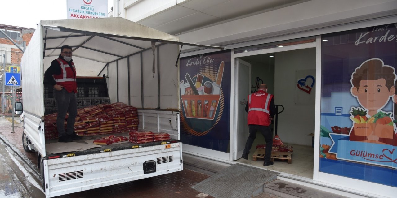 İZMİT BELEDİYESİ’NDEN VATANDAŞLARA YARDIM