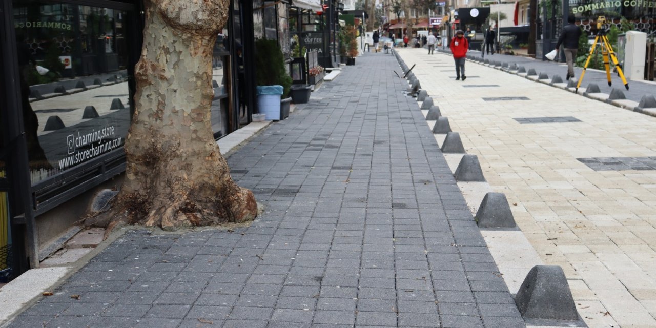 İZMİT BELEDİYESİ, RAUF ORBAY SOKAK'IN ÇEHRESİNİ DEĞİŞTİRİYOR