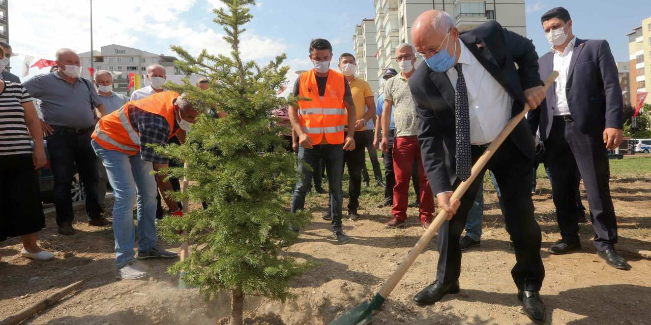 YENİMAHALLE'NİN YEŞİL ALANLARI GİDEREK GENİŞLİYOR